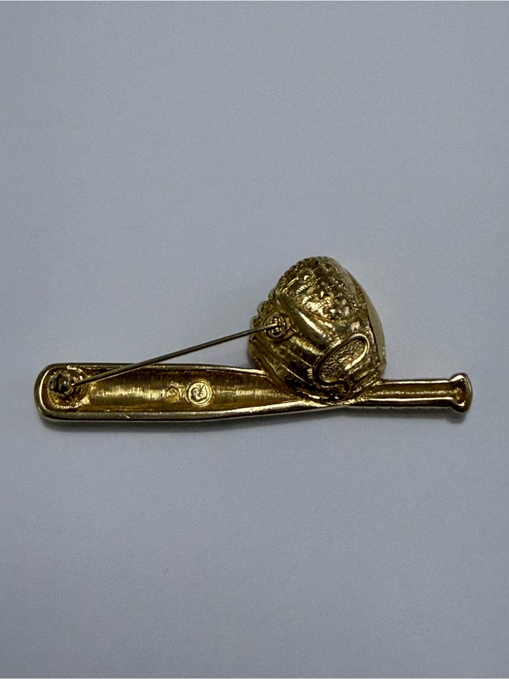 Retired Swarovski Swan Signed Crystal Baseball Bat & Glove Brooch Pin Gold Tone - Picture 3 of 11